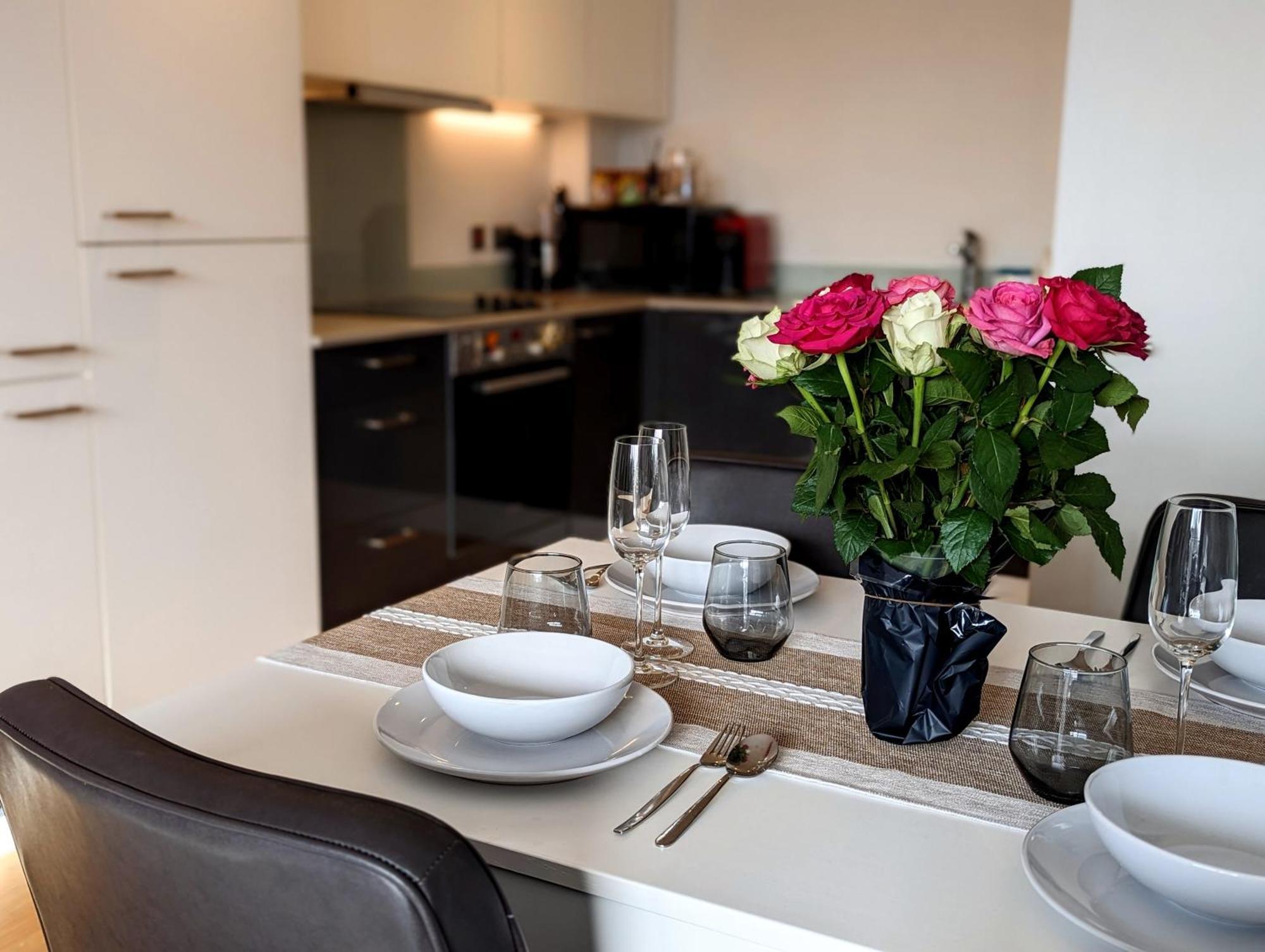 Modern London Apartment Near Greenwich - Rooftop City View エクステリア 写真